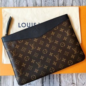 LV Daily Pouch